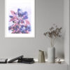 Dans un contexte, affiche d’art imprimée sur du papier de qualité qui représente une fleur qui fleurit au printemps à Montréal sur un fond tiré d'une oeuvre acrylique - Éclosion III